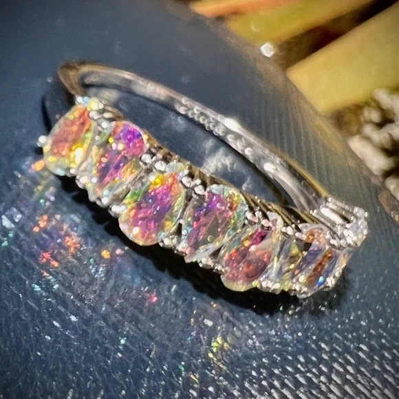 Beautiful Aurora Borealis pear cut unique band style ring 14K White Gold & 925 - Picture 2 of 13